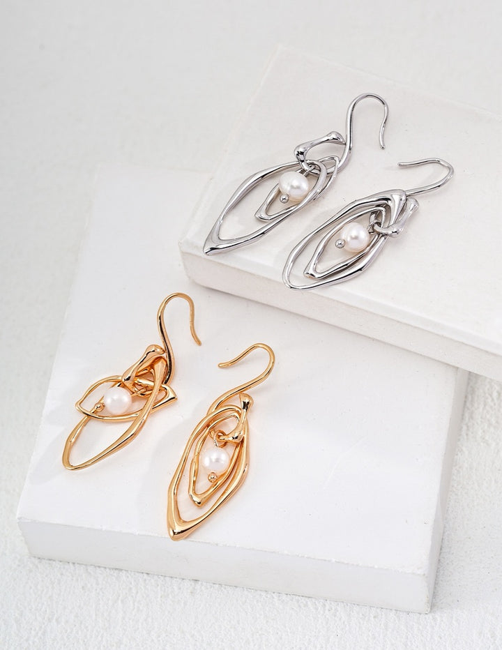 Petal Pearl Earrings - Cuddlydigit