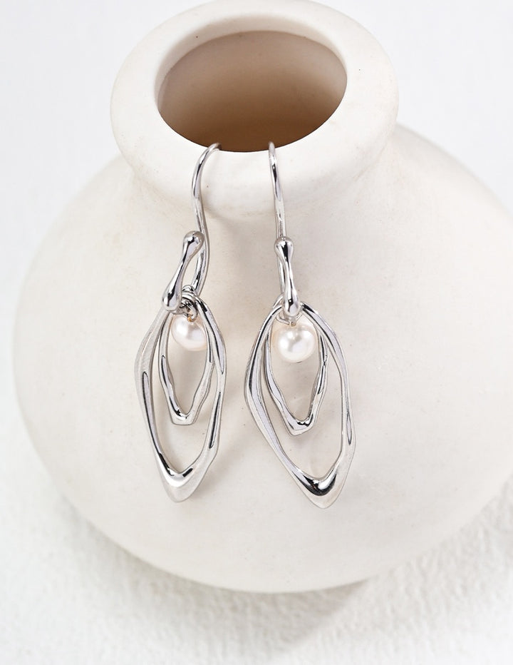 Petal Pearl Earrings - Cuddlydigit