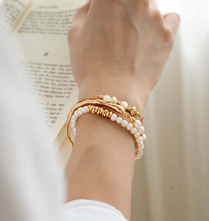 Serene 18K Gold and Pearl Bracelet - Cuddlydigit