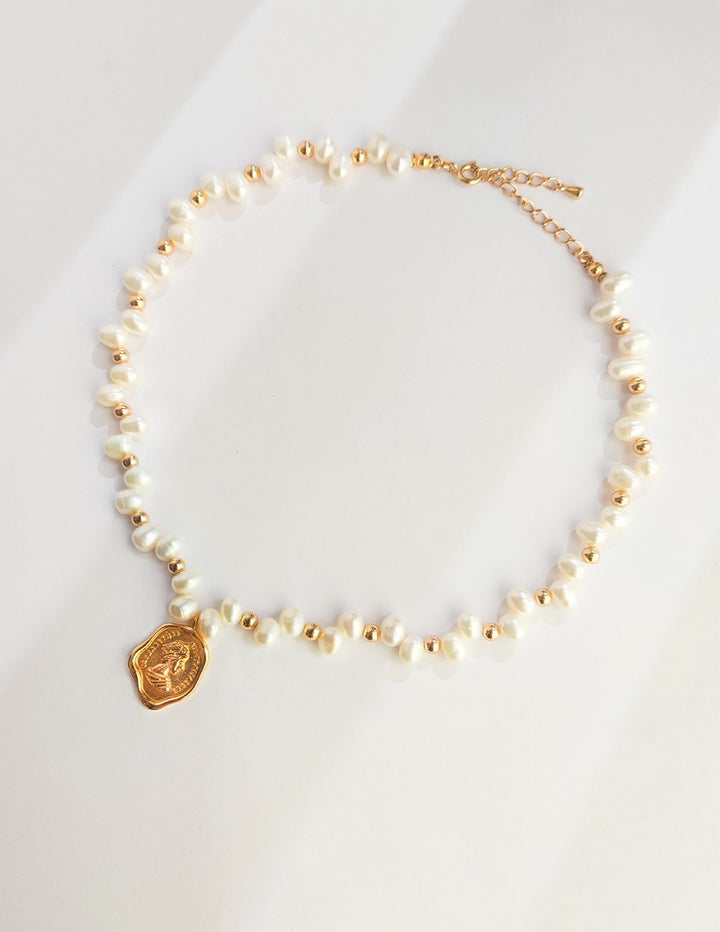 Elizabeth's Portrait Pearls Necklace - Cuddlydigit