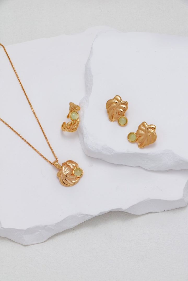 Calla Lily Jade Necklace - Cuddlydigit
